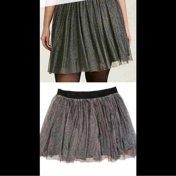 Torrid Silver Tulle Skater Skirt Sz 0 - Picture 2 of 7